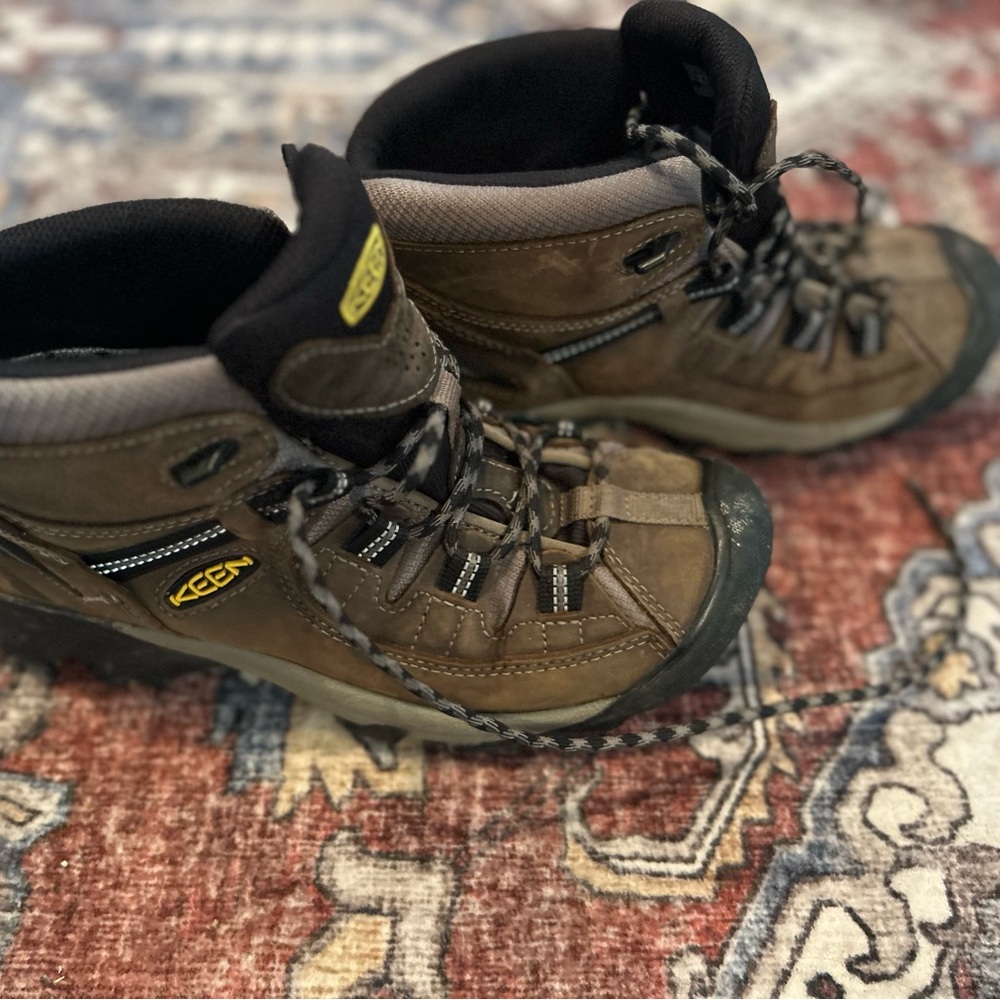 Keen Tan and Black Boots